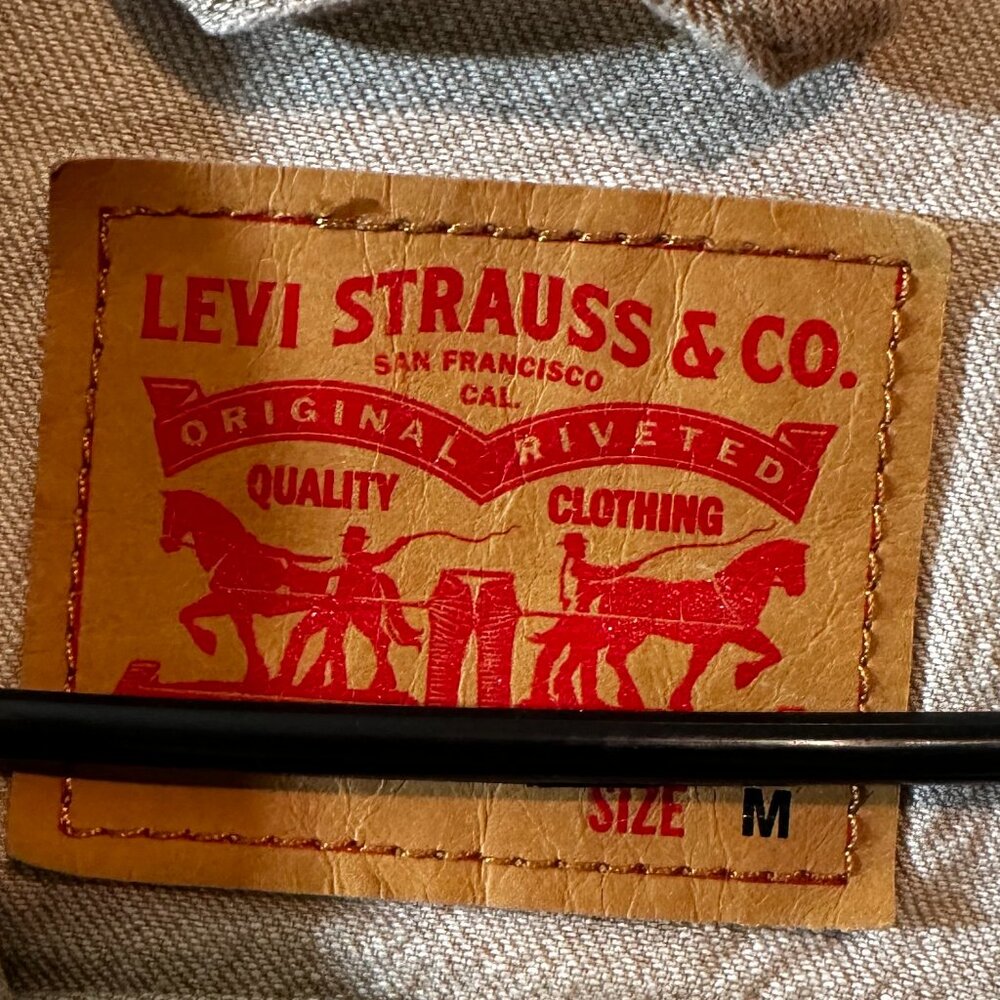 NWOT VINTAGE Levi Strauss & Co. Men's Jean Jacket - Picture 2 of 4